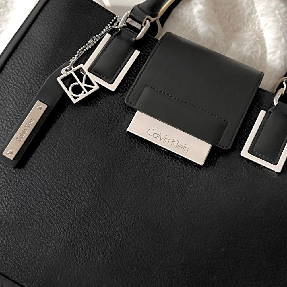 NWT Calvin Klein Black & Cream